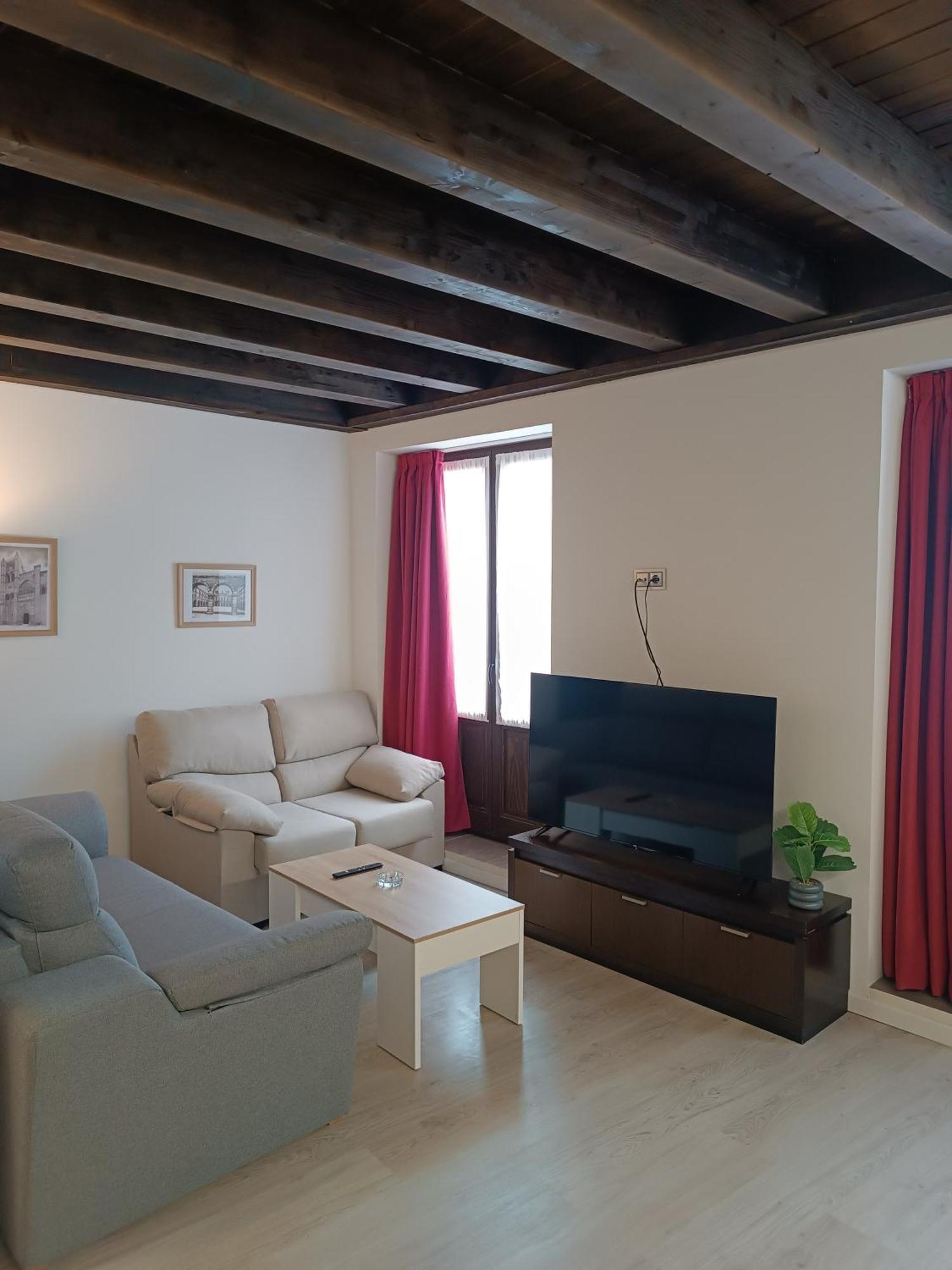 Apartamentos Turisticos Avila Puerta Del Puente 1-3 Buitenkant foto